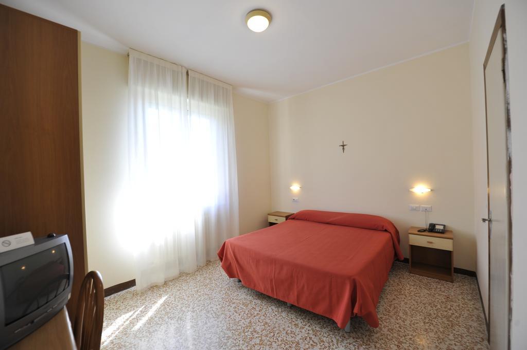 Hotel Villa San Giuseppe سان بارتولومِيو آل ما المظهر الخارجي الصورة
